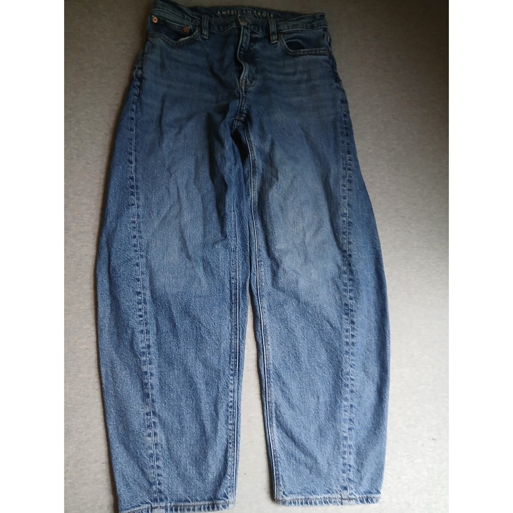 American Eagle Jeans 0 Barrel Leg Curved Boho Relaxed Mid Rise Medium Wash